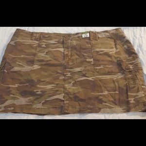 Old Navy Camo Skirt 24